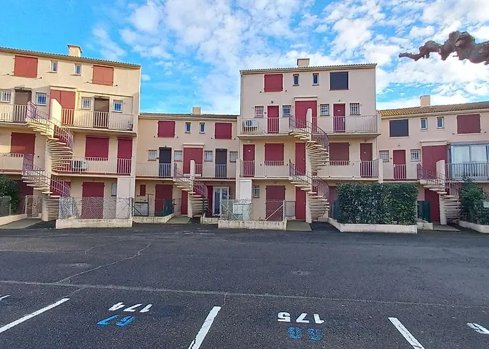 דירה Au Centre De Avec Terrasse Et Parking, Proche Commodites - Fr-1-387-178 *