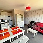 Appartement Au Centre De Avec Terrasse Et Parking, Proche Commodités - Fr-1-387-178 Marseillan (Herault)
