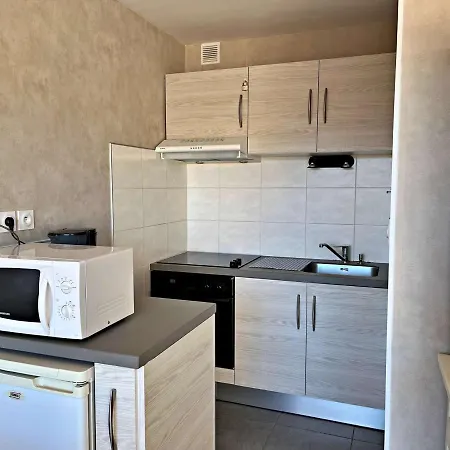 Apartamento Au Centre De Avec Terrasse Et Parking, Proche Commodites - Fr-1-387-178 *