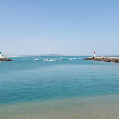 Au Centre De Avec Terrasse Et Parking, Proche Commodites - Fr-1-387-178 Marseillan (Herault)